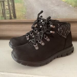 Skechers Synergy Water Repellent Hiker Boots Cold Daze Charcoal size Women’s 7.5